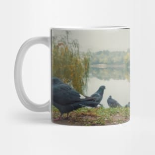 curious pigeon Mug